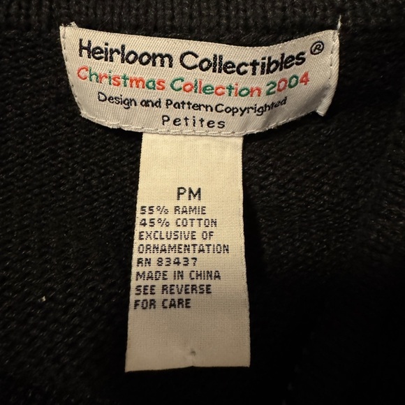 Women’s Vintage Christmas Collections Sweater - Picture 4 of 6